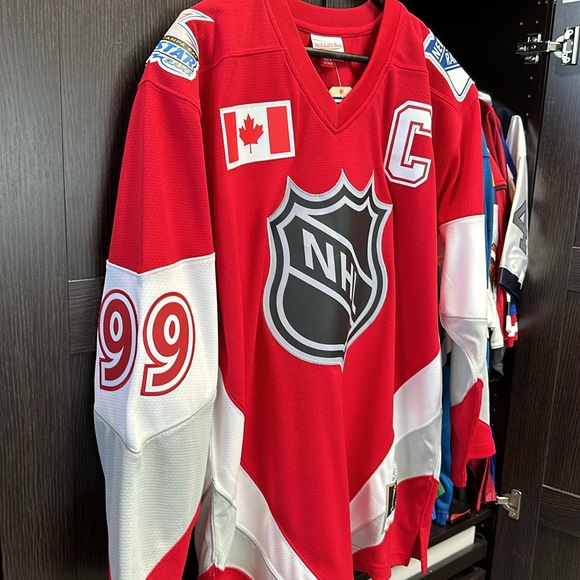 Wayne Gretzky Mitchell & Ness 1999 NHL All-Star Game Blue Line Player Jersey - Picture 3 of 9